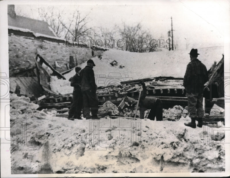 Load image into Gallery viewer, 1938 Press Photo Ford Hardware Implement Company Building Collapse of Ice &amp; Snow
