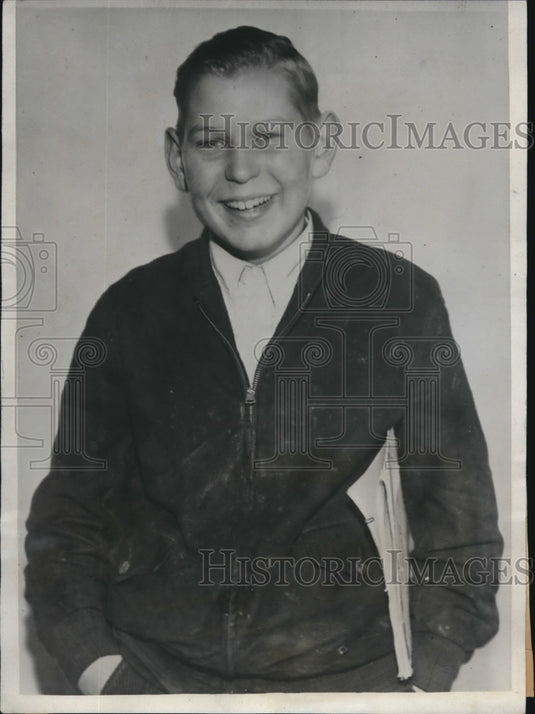 1933 Press Photo Dean Arnold, 14 reporter for HS newspaper at press conference