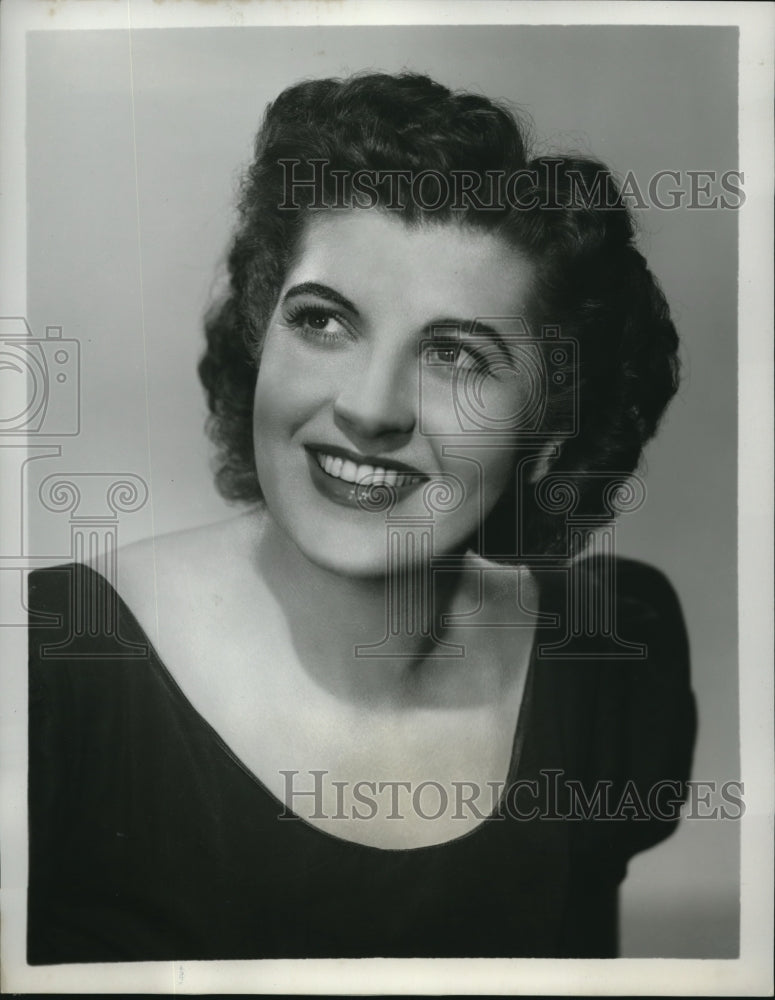 1953 Press Photo Sunshine Sue performs on CBS radio Sunshine Sue