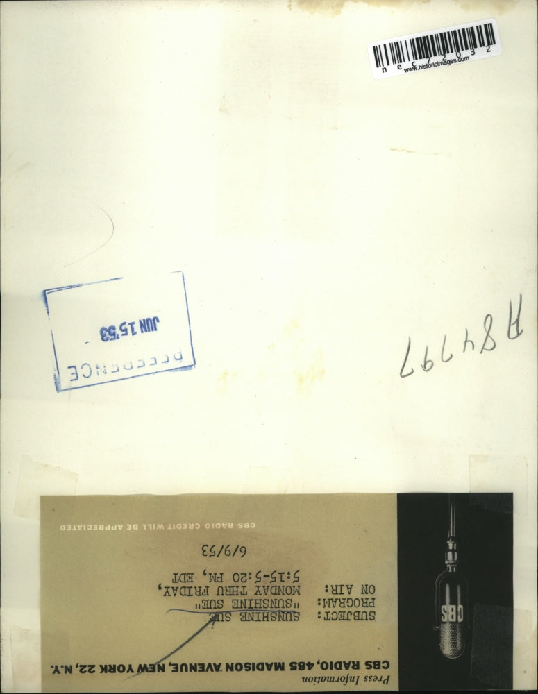 1953 Press Photo Sunshine Sue performs on CBS radio Sunshine Sue