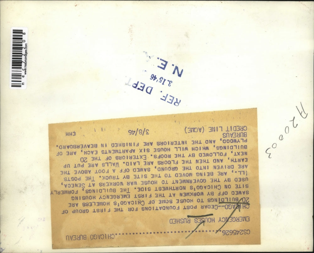 1946 Press Photo Chicago workmen & foundations for new housing