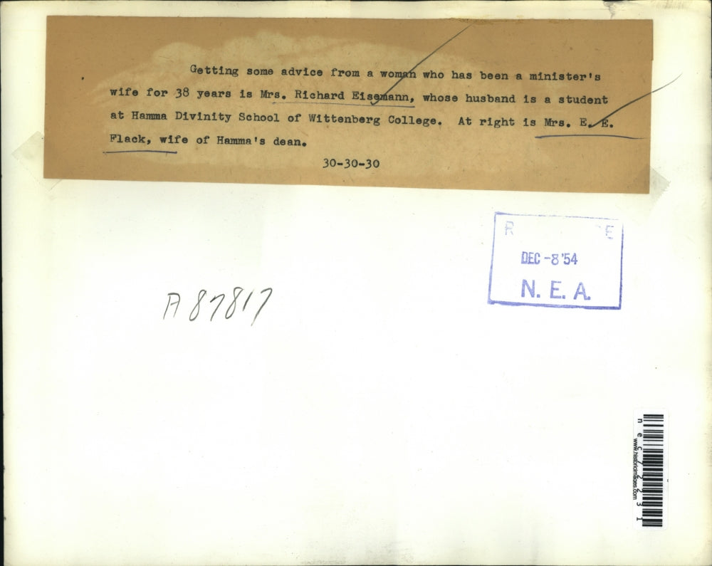 1954 Press Photo Mrs Richard Eisemann & Mrs EE Flack at Hamma Divinity School