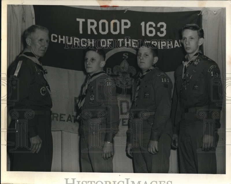 Load image into Gallery viewer, 1957 Press Photo Boy Scouts Dave Gyongyos, Tom Young, Wm Dixon of troop 163

