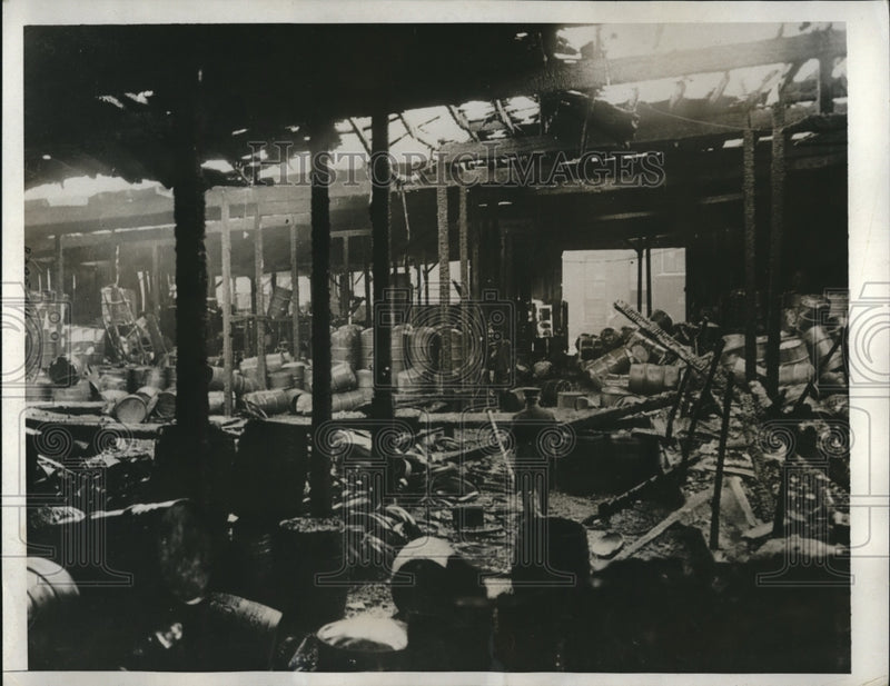 Load image into Gallery viewer, 1932 Press Photo Philadelphia, Pa plant destroyed by an explosion
