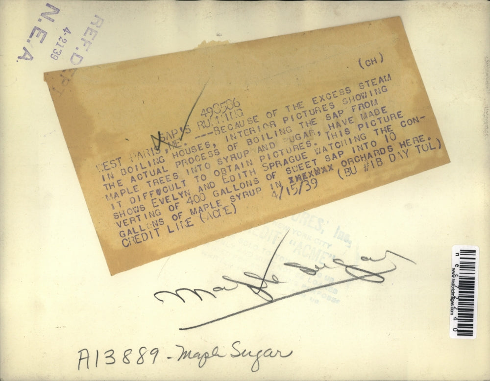 1939 Press Photo W Paris, Me maple syrup boiling into syrub at a farm