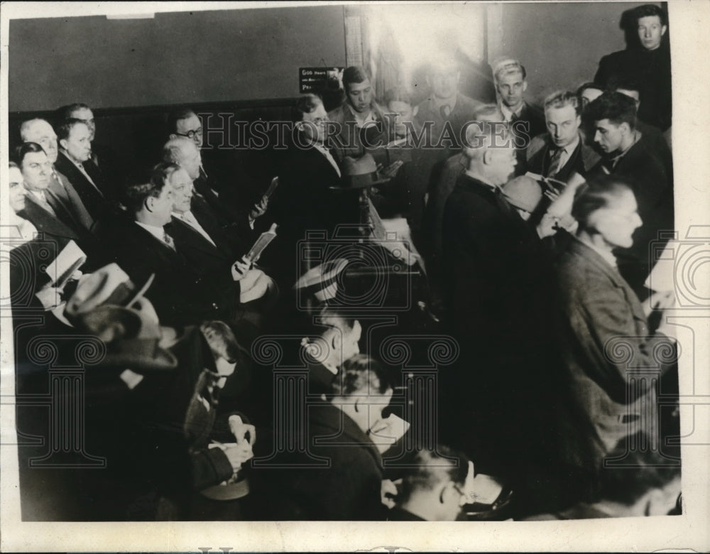 1928 Press Photo Striking coal miners of Rossiter Pa at a church - nec72260