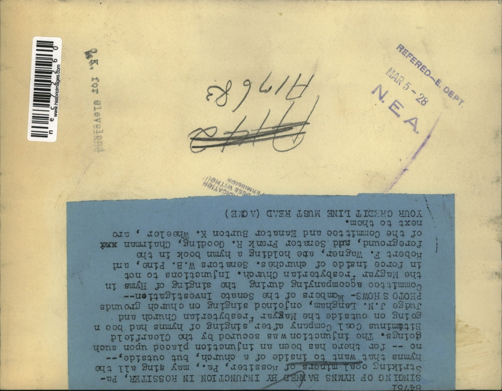 1928 Press Photo Striking coal miners of Rossiter Pa at a church - nec72260