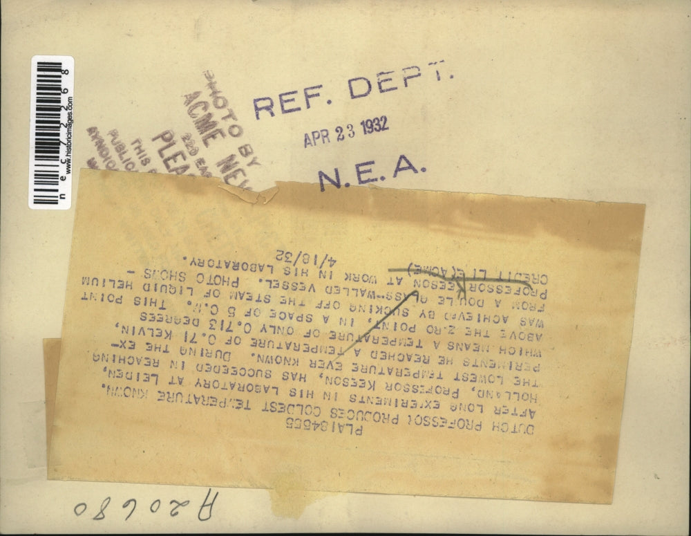 1932 Press Photo Professor Keeson at lab in Leiden, Holland - nec72268