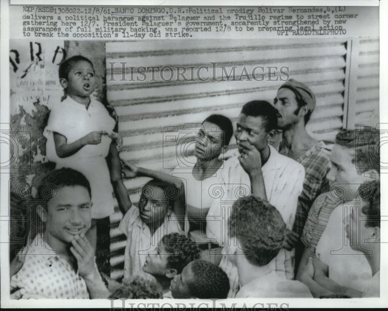 Load image into Gallery viewer, 1961 Press Photo Santo Domingo, D.R political prodigy Bolivar Hernandez protest
