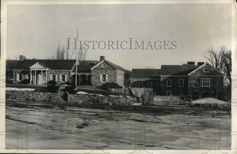 1932 Press Photo Owen Young School Opens with Mme. Curi Chemical & Physical Lab