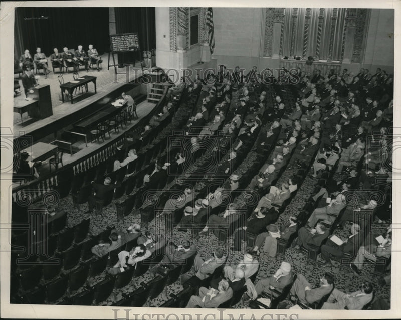 Load image into Gallery viewer, 1947 Press Photo Cleveland, O Music Hall convention of US Bar Assoc

