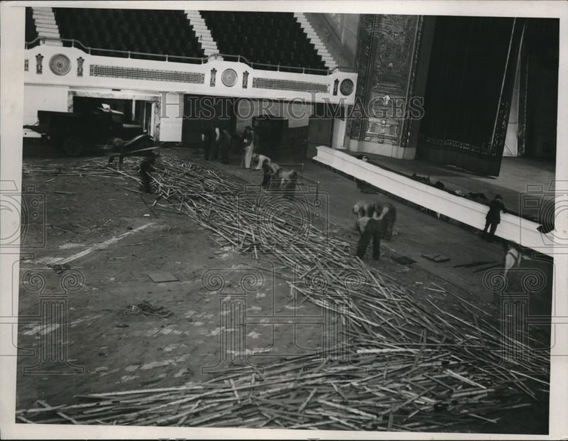 Load image into Gallery viewer, 1936 Press Photo Cleveland Rubber Hall as construction goes on
