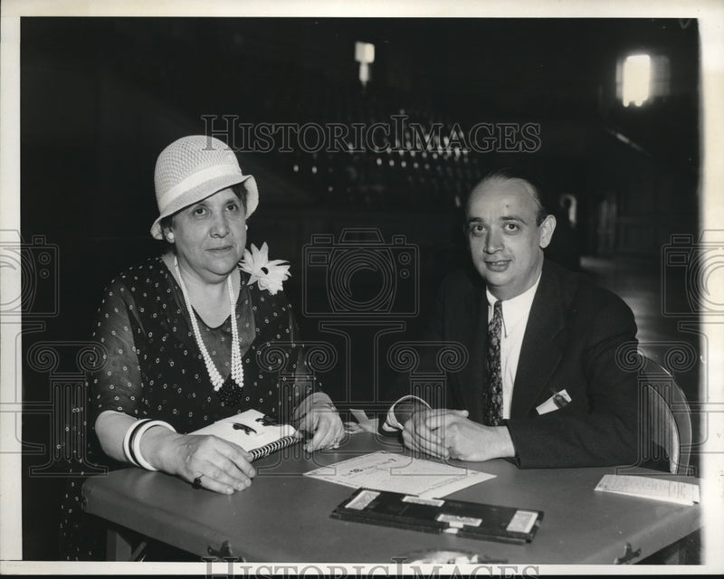 Load image into Gallery viewer, 1932 Press Photo Mrs Meyer D Rothschild &amp; her son Joseph
