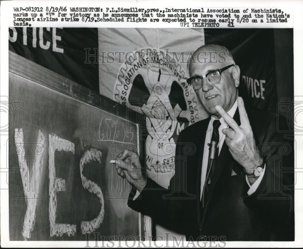 1966 Press Photo Wash DC PL Siemiller Intnl Assoc of Machinists end air strike- Historic Images