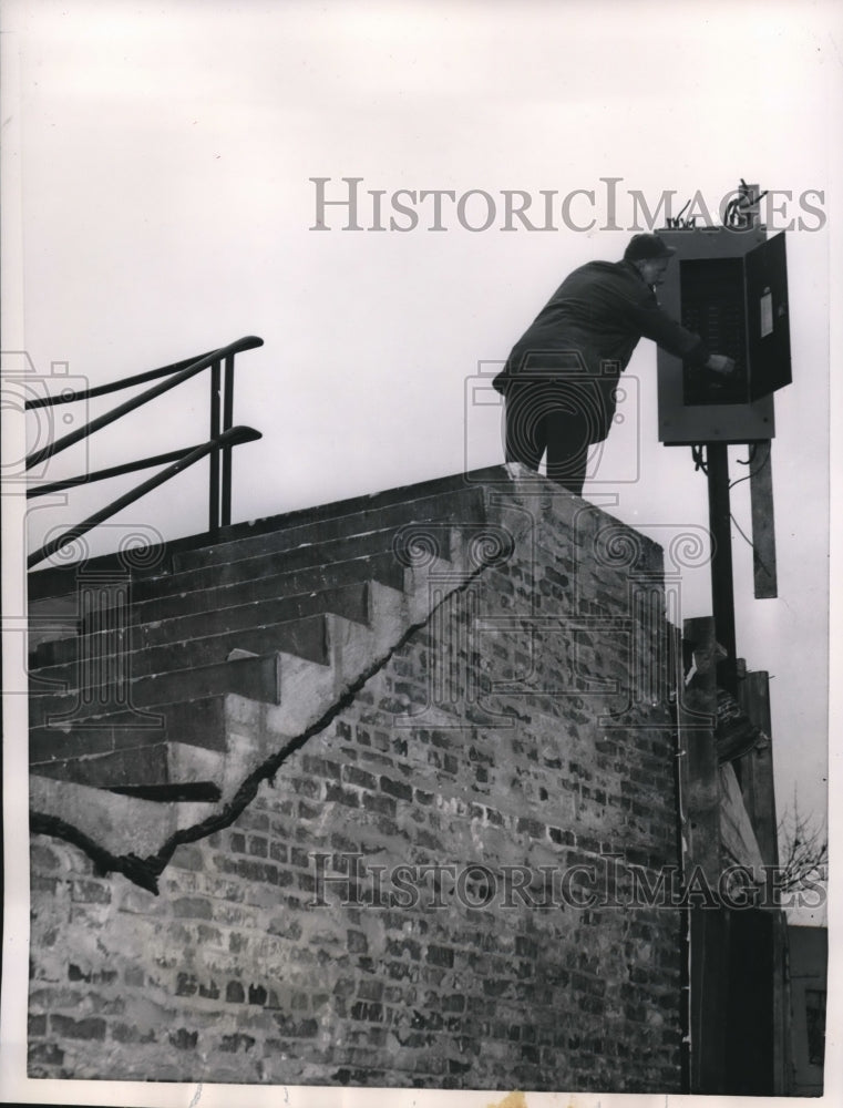 1956 Press Photo Wash DC OE Jackson & fuse box at deconstructed bldg