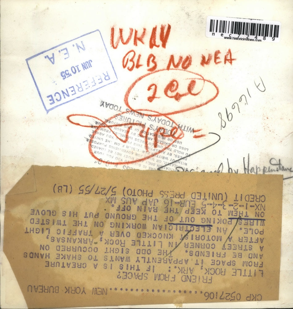 1955 Press Photo Little Rock, Ark electric wire knocked from light pole