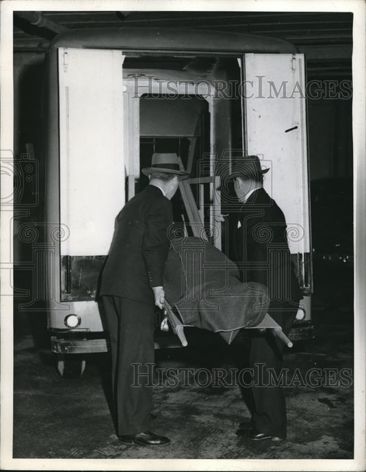1942 Press Photo New stretcher designed by William VC Ruxton