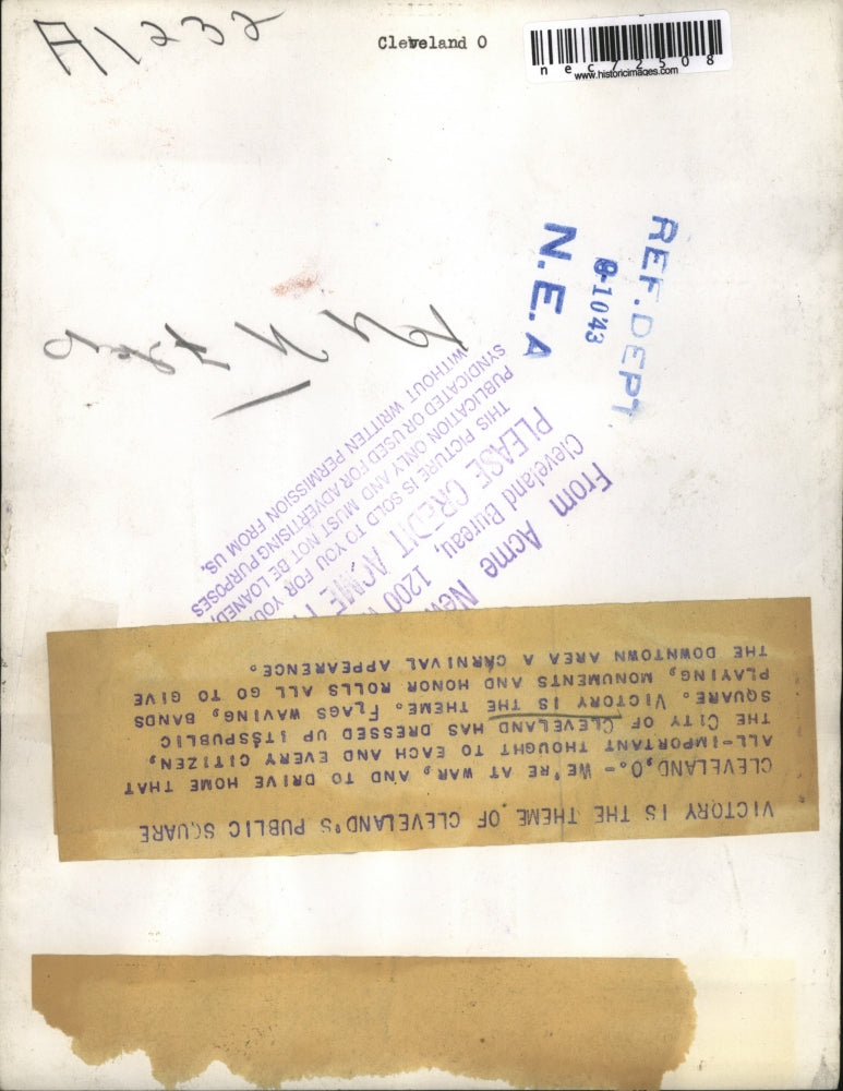 1943 Press Photo Cleveland, O Public Square flying flags during festival