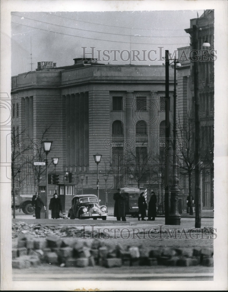 1954 Press Photo Telelens Photo Of Soviet Embassy In East Berlin - nec72556- Historic Images