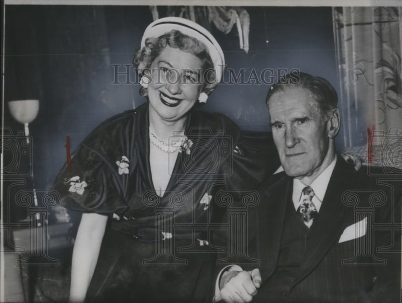 Load image into Gallery viewer, 1952 Press Photo Chicago Robert Hall McCormick&amp; Virginia Stonesifer to wed
