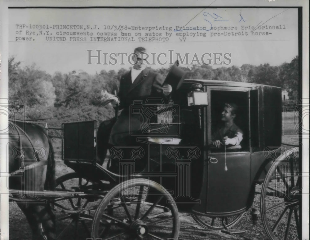 1958 Press Photo Princeton Univ soph Eric Grinnell in horse carriage- Historic Images