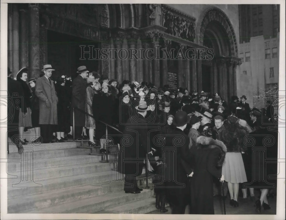 1940 Press Photo NYC, St Bartholomews church parishoners on Easter Sunday