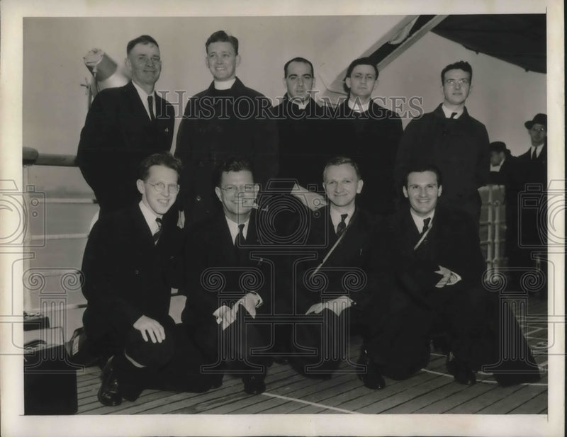 Load image into Gallery viewer, 1940 Press Photo FR Nealon, J O'Brien, Polanski,Kaszinski,Revs Kennedy,Carroll
