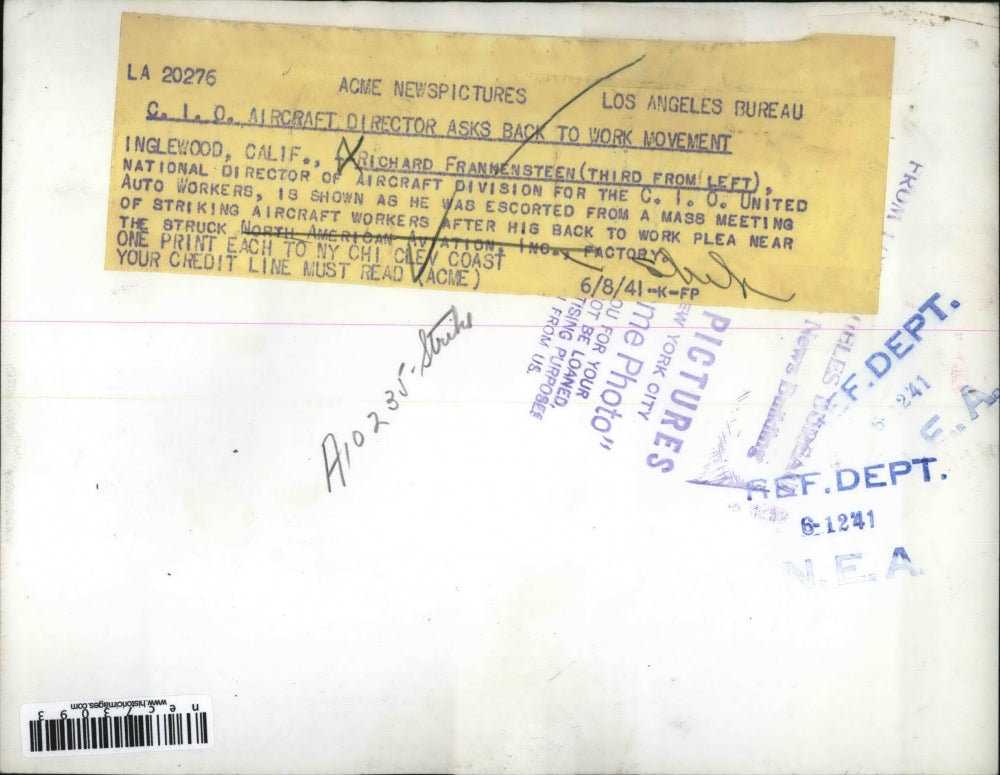 1941 Press Photo Inglewood, Cal R Frankensteen & strikers at N American Aviation