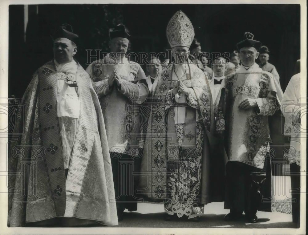 1937 Press Photo Msgr. John Doyle, Msgr. John Miles, Archbishop Edward Mooney
