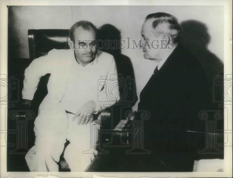Load image into Gallery viewer, 1934 Press Photo Prisoner Tom Mooney With Warden of San Quentin Prison
