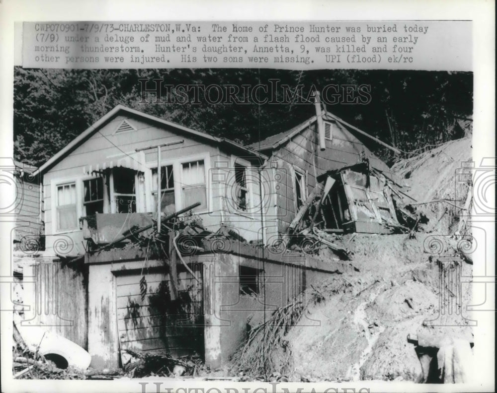 1976 Press Photo Charleston, W Va home of Prince Hunter buried by mud slide