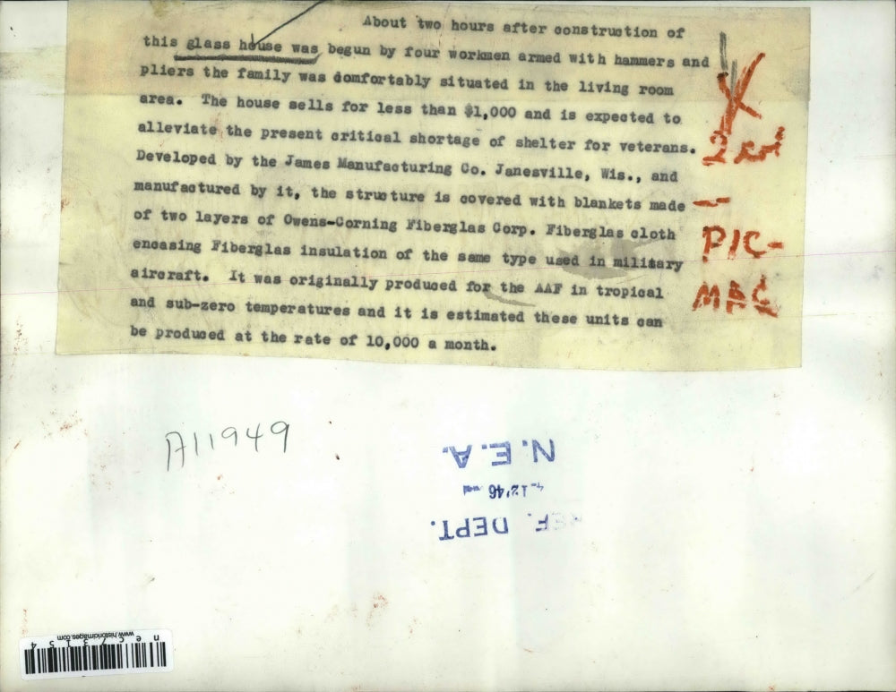 1946 Press Photo Glass house & family in living room area