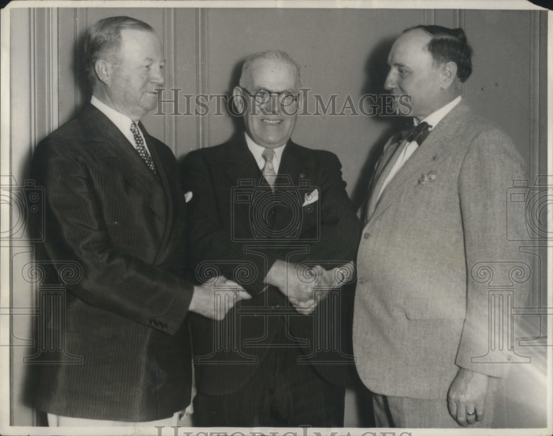 Load image into Gallery viewer, 1930 Press Photo John N Moran, Otto DeLuise, Chas Chenu of F.A.E. in San Fran.
