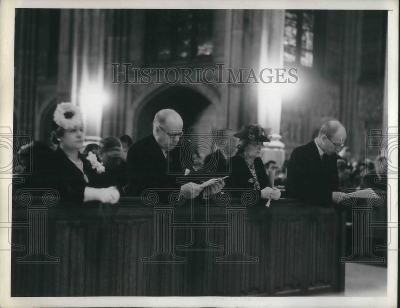 Load image into Gallery viewer, 1941 Press Photo Mr. &amp; Mrs. Frank C. Walker, Lady &amp; Lord Halifax at Mass

