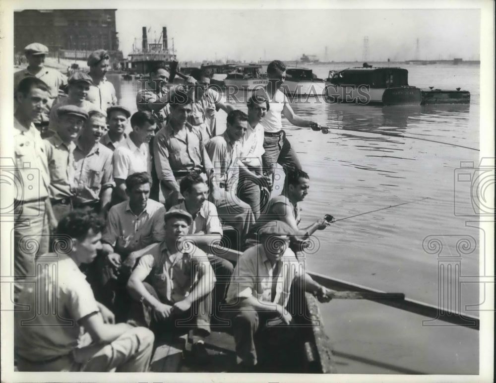 1942 Press Photo St Louis, Mo AFL truck drivers on strike