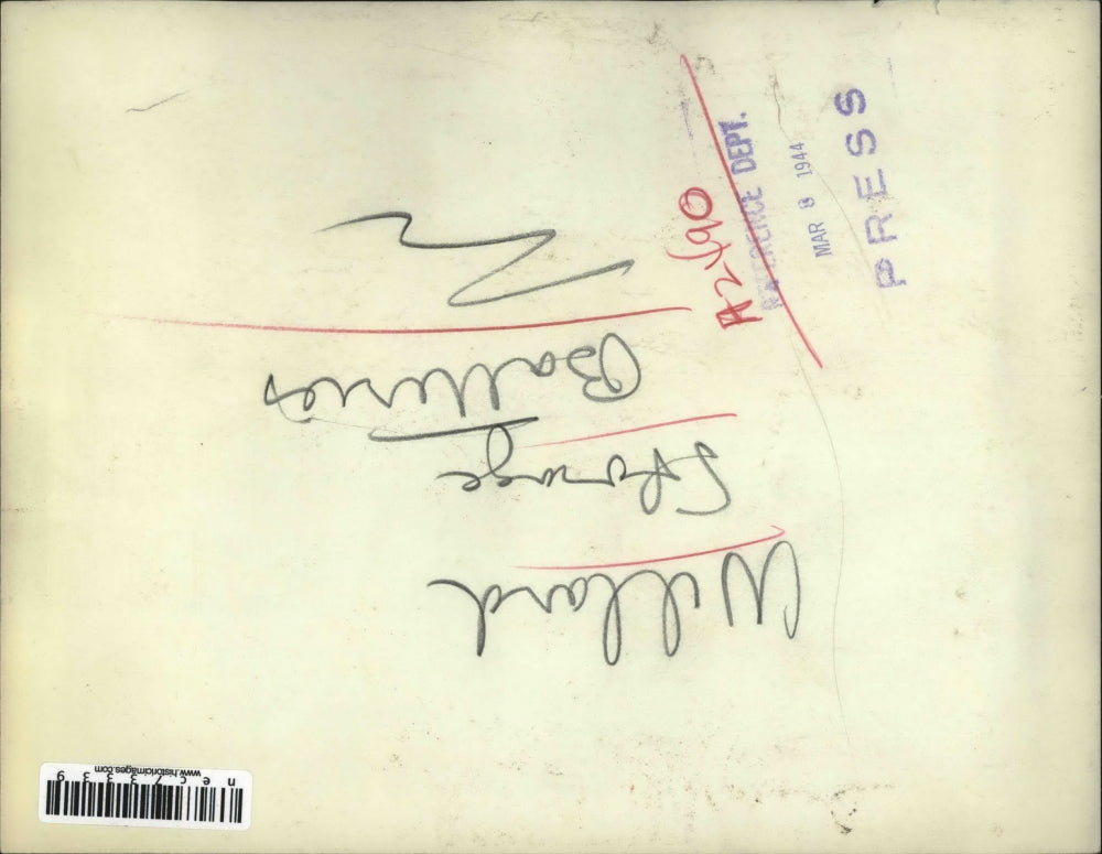 1934 Press Photo Willard storage batteries on display