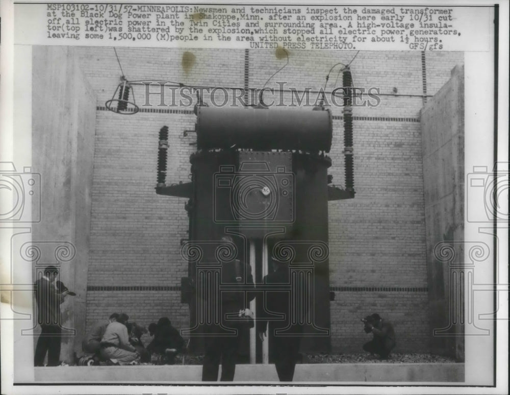 1957 Press Photo Minneapolis, MN Black Dog Power plant transformer explosion