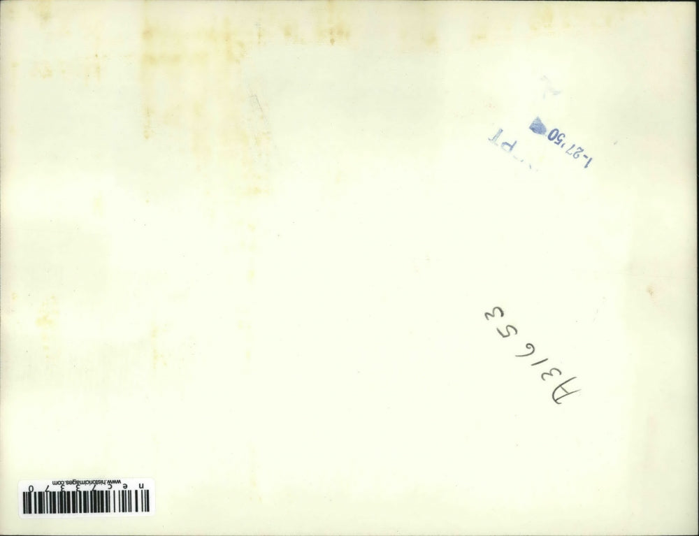 1950 Press Photo Red Cross worker Robert Munn with flood refugees, Malden MO