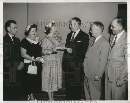 1955 Press Photo Mrs. Joseph P. Meyers Jr. wins Cook with Ketchup recipe contest