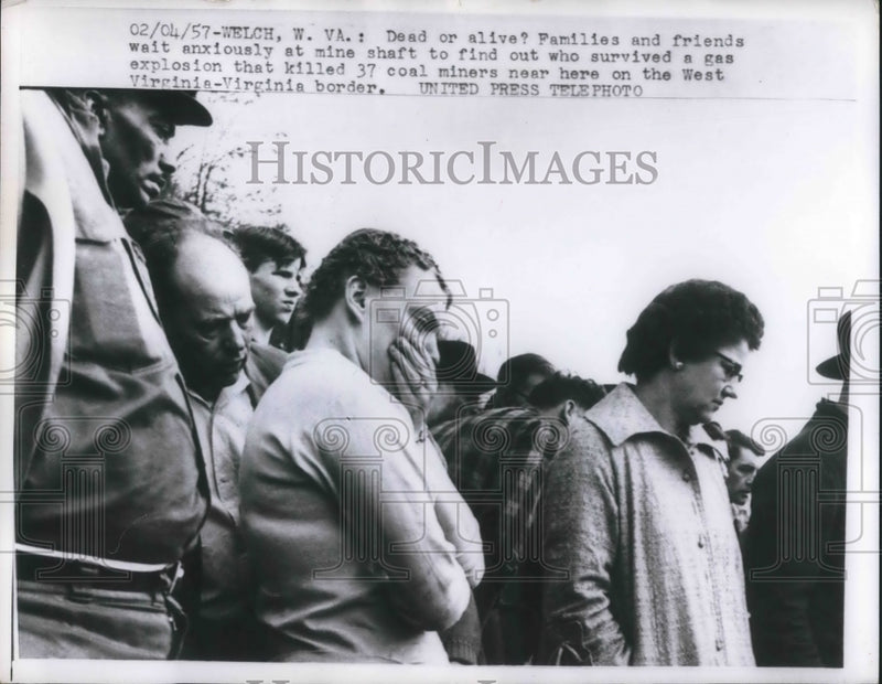 Load image into Gallery viewer, 1957 Press Photo Families Wait After Explosion at Pocahontis Fuel Co. Mine
