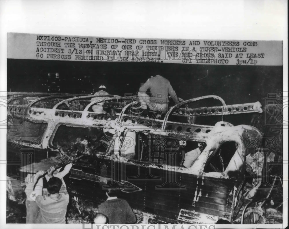 Press Photo Pachuca, Mexico Red Cross at 3 bus crash accident