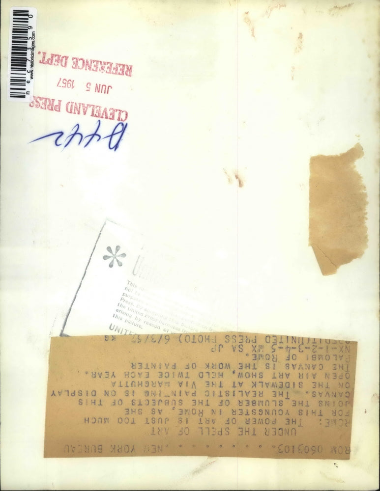 1957 Press Photo Rome, Italy child & painting at Via Marchutta art show