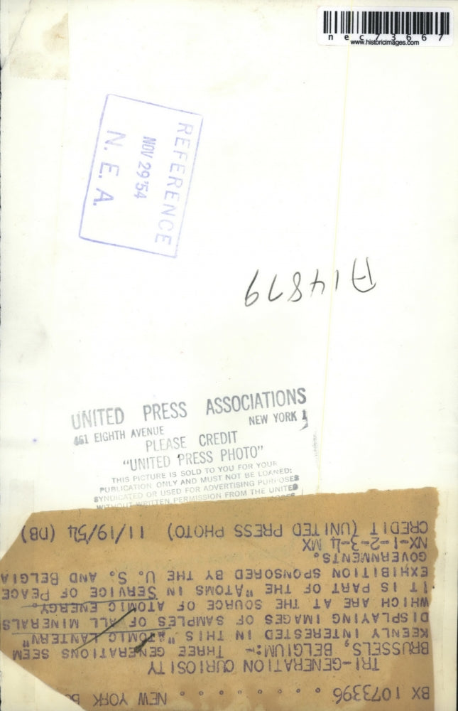 1954 Press Photo Brussels, Belgium Atomic energy exhibit by US & Belgium