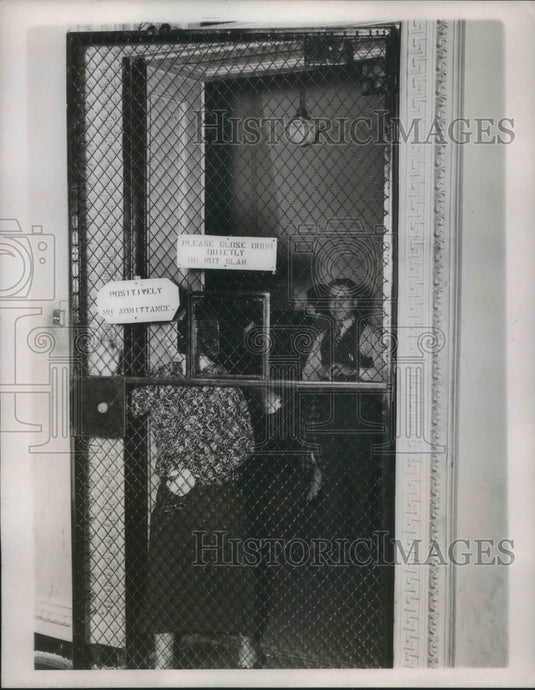 1937 Press Photo State Dept in DC SDec of State Cordell Hull at decoding room