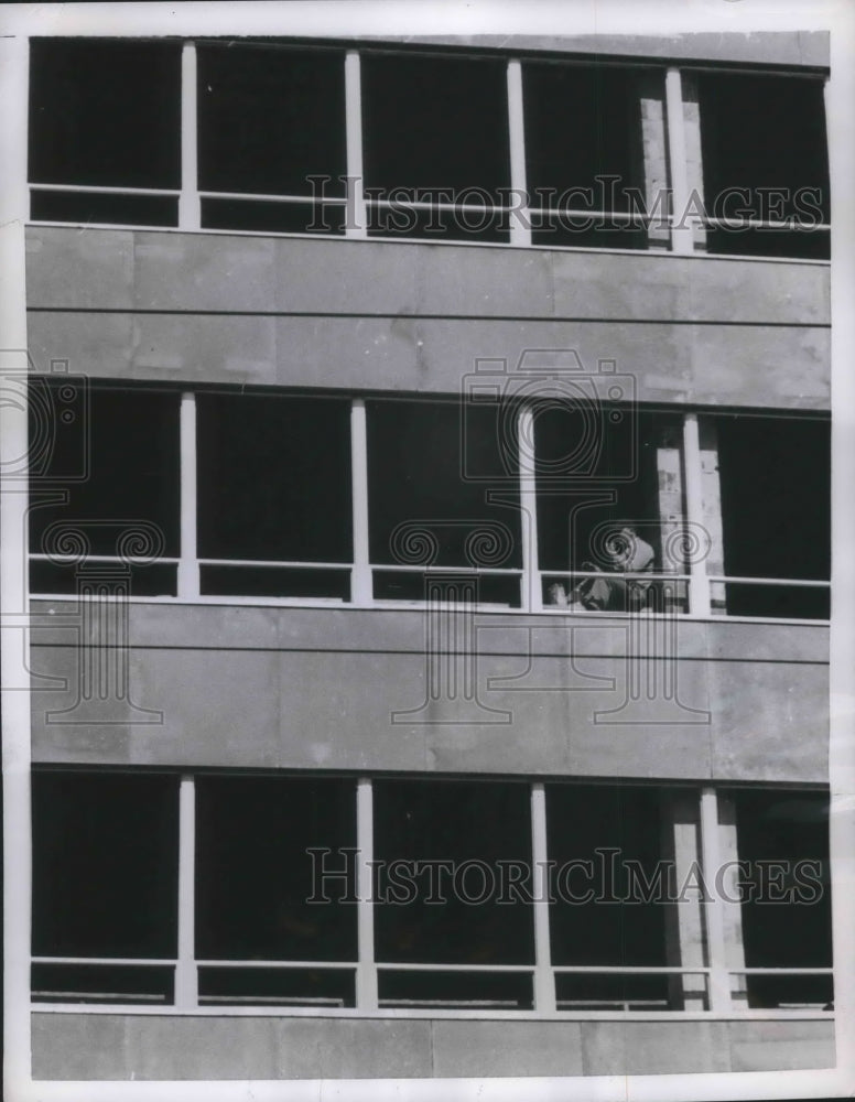Load image into Gallery viewer, 1955 Press Photo Philadelphia, Pa construction workman at new Penn Center Bldg
