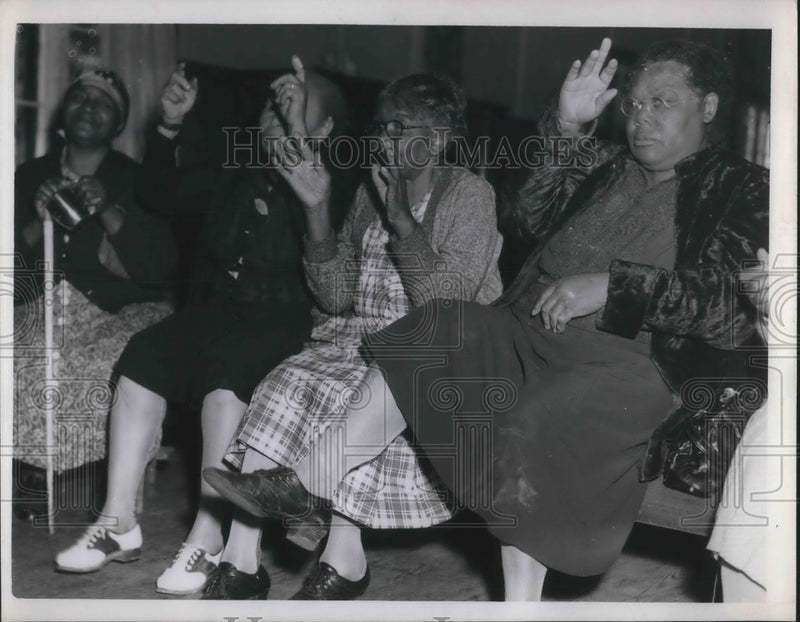 Load image into Gallery viewer, 1945 Press Photo Camp Karamer for the blind, Mrs Wilson, Mrs Bledsoe,Wesbley
