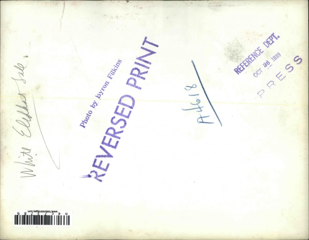 1939 Press Photo crowd looking for bargains at a White Elephant Sale