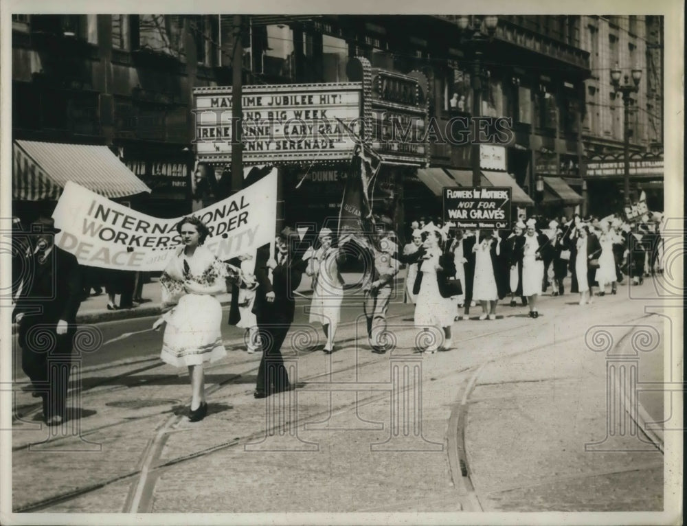 1941 Press Photo Mothers Day Peace parade in Cleveland, Ohio