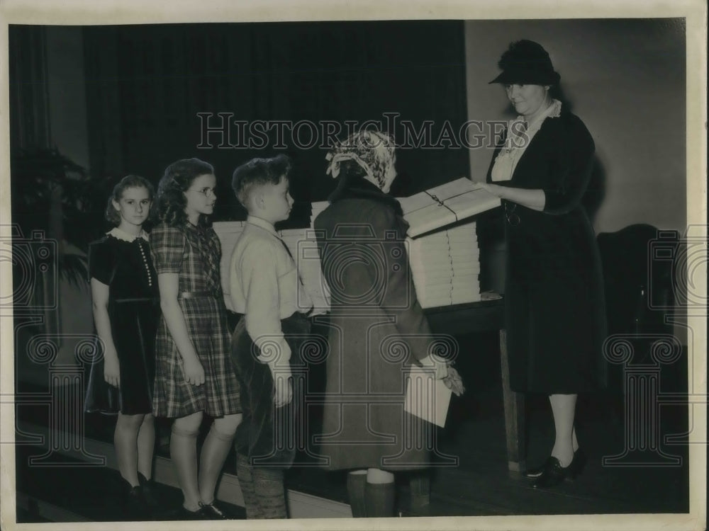 1949 Press Photo Doris Bauer,Marion Rahlfs,Ed Priebe,Rose Cichra