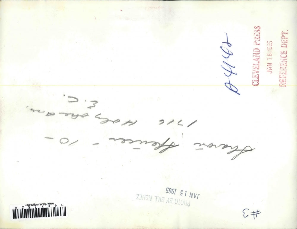 1965 Press Photo Sharon Spencer age 10 in the snow in Cleveland, Ohio